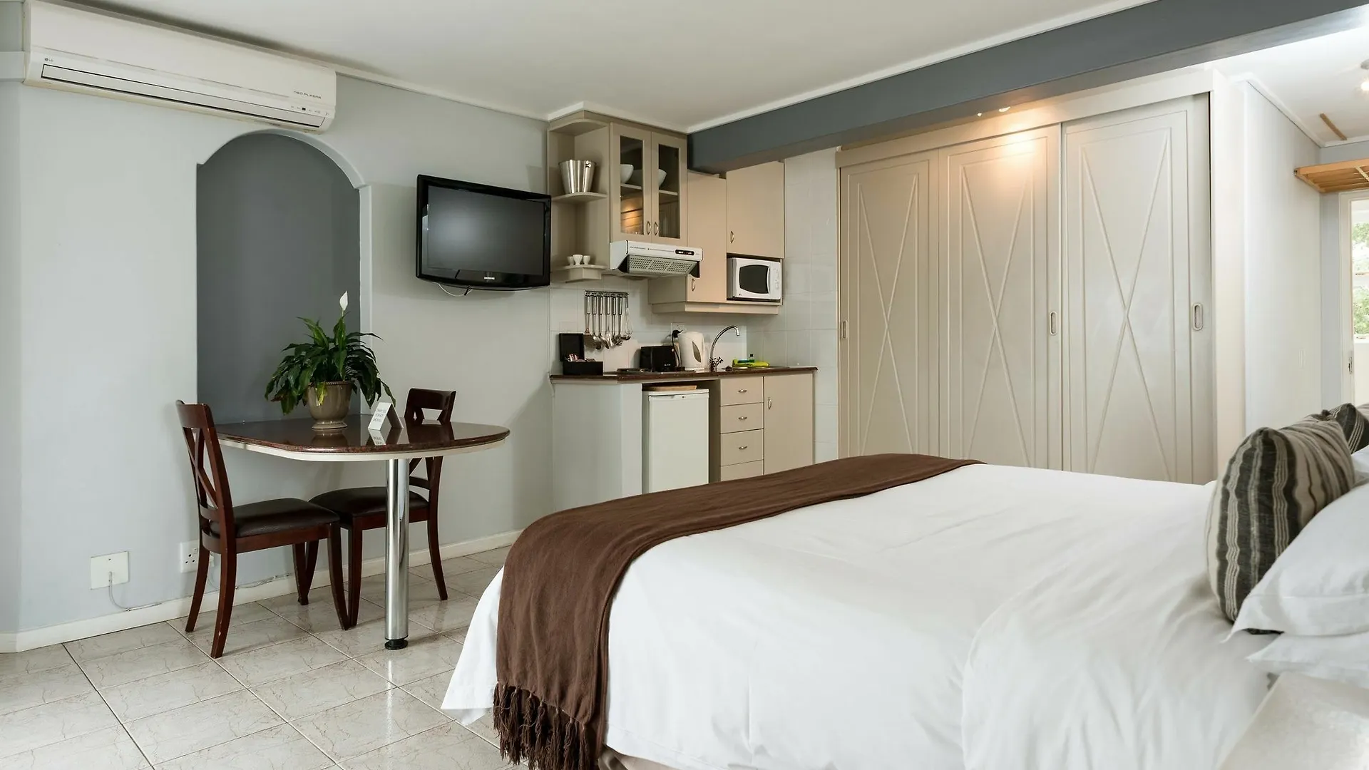 Place On The Bay Self-Catering Cape Town Apartment